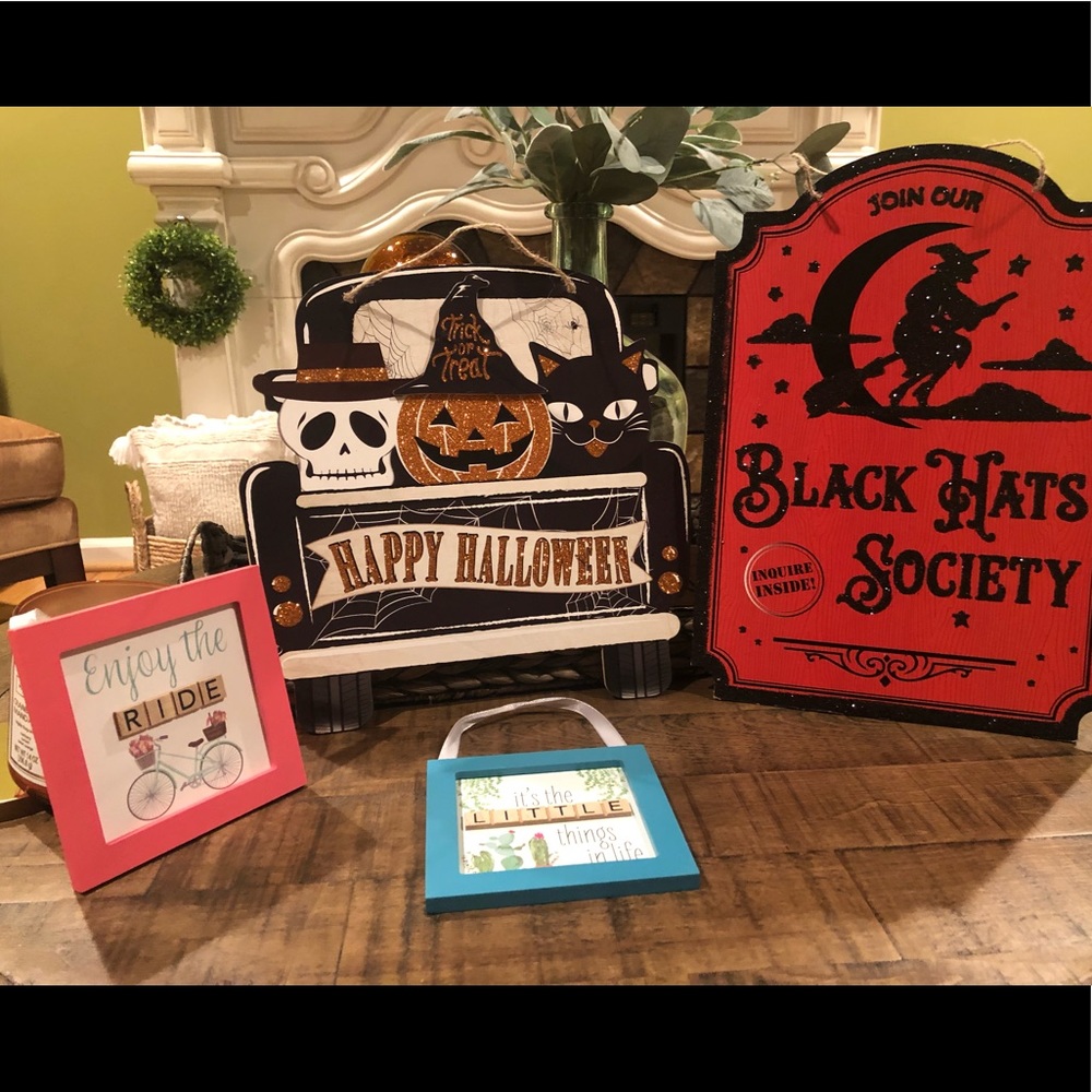 Halloween and Tiered tray signs.